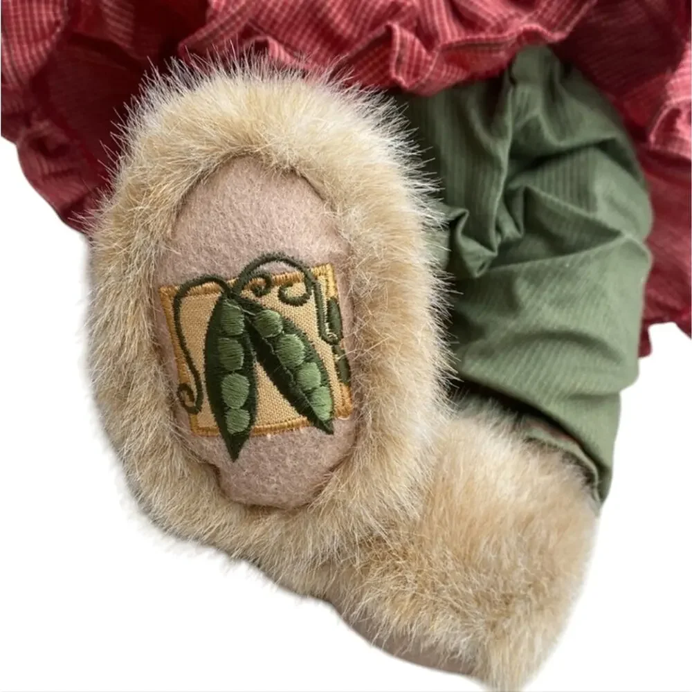 Boyds Bear Best Dressed Series “April Mae Mcveggie” 16